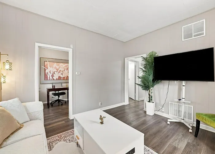 Charming One Bed With Office Near Chicago *